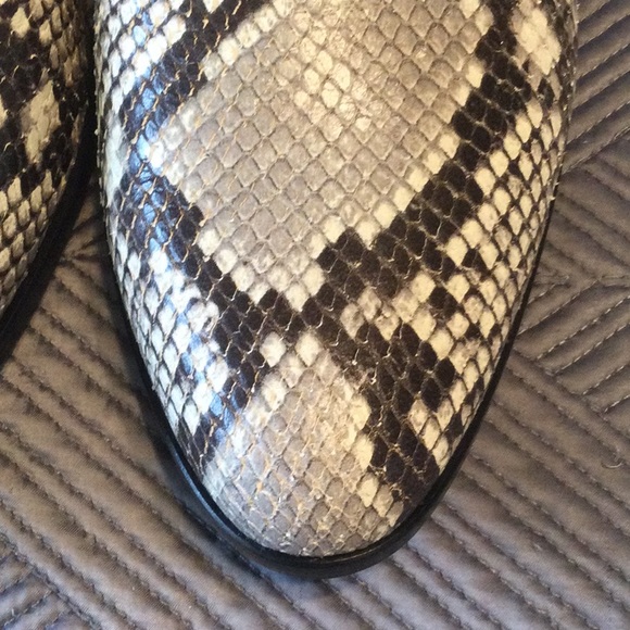 Aquatalia size 9.5 gray and black snake leather loafers for women - Picture 4 of 8